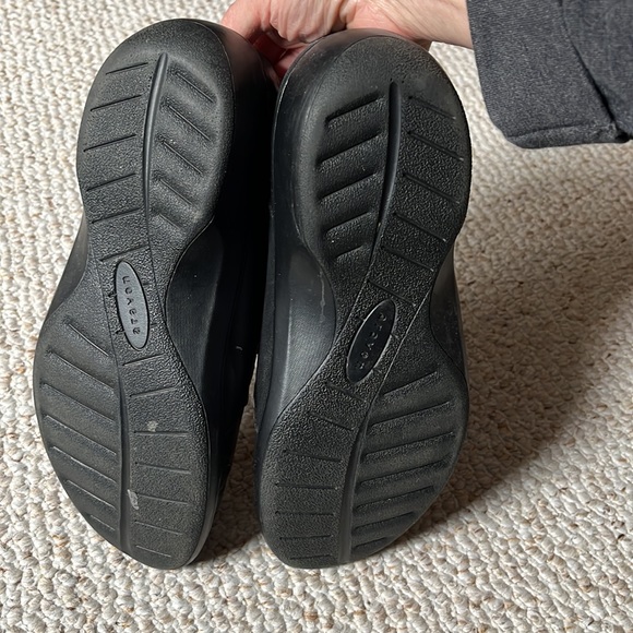 Comfortable slip on shoes - Picture 3 of 5